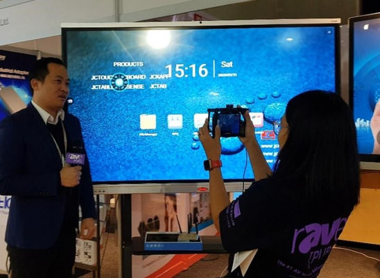 شاشة تفاعلية مسطحة ذكية بيضاء للتعليم من JCHUB مقاس 65 بوصة